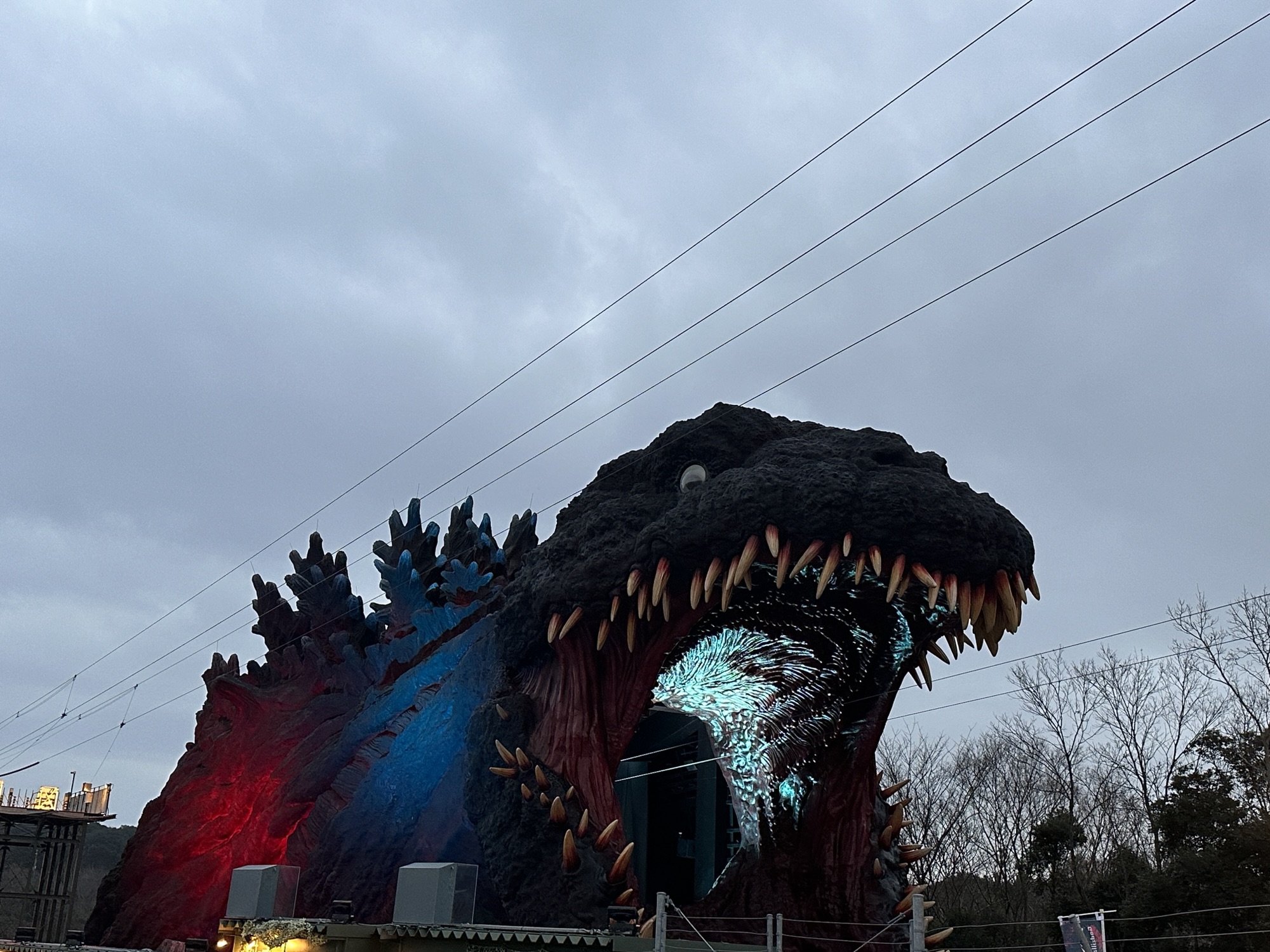 ニジゲンノモリのゴジラ迎撃作戦にある巨大ゴジラ