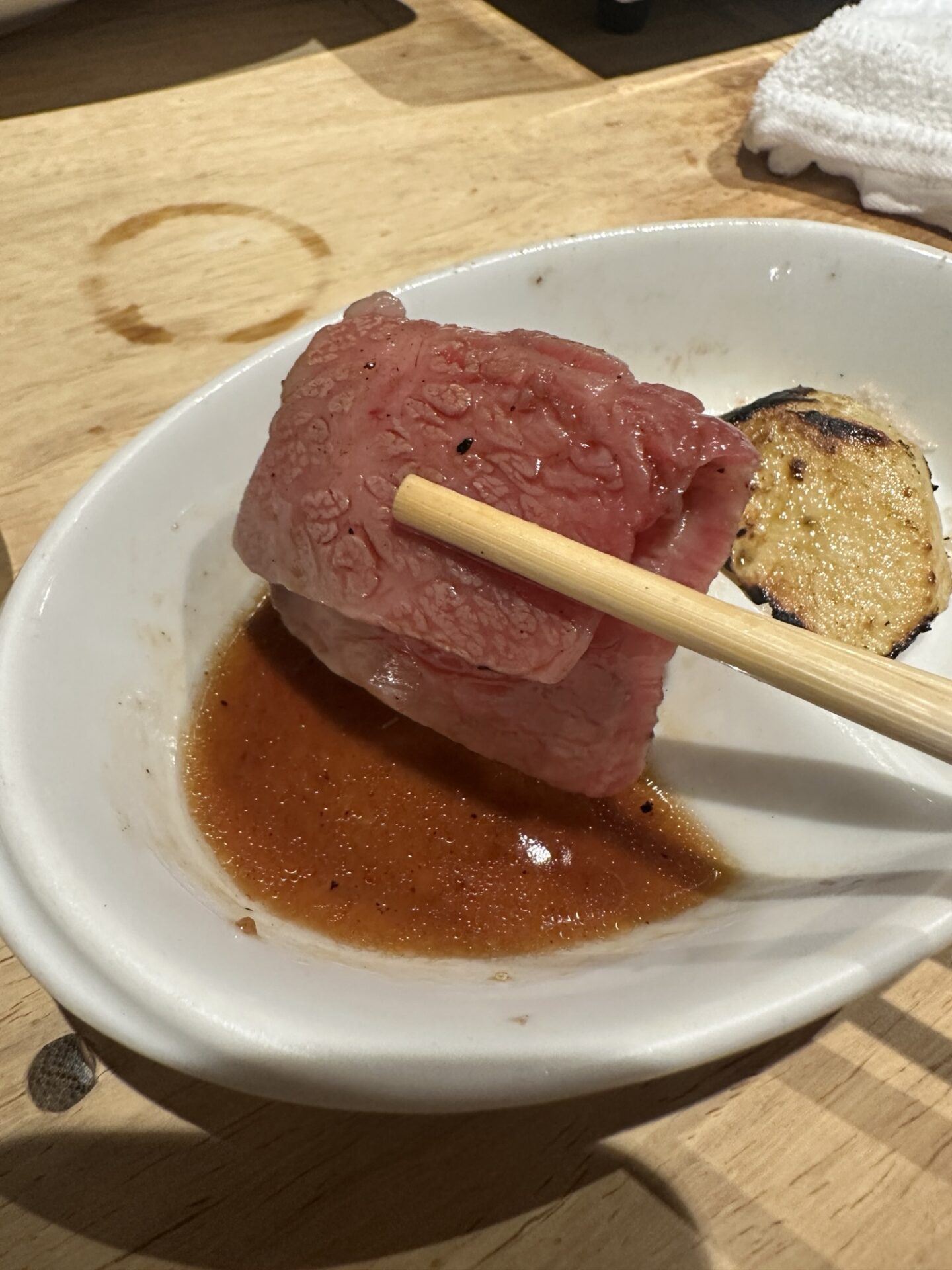 アスクザミートで提供された霜降り肉の盛り合わせ