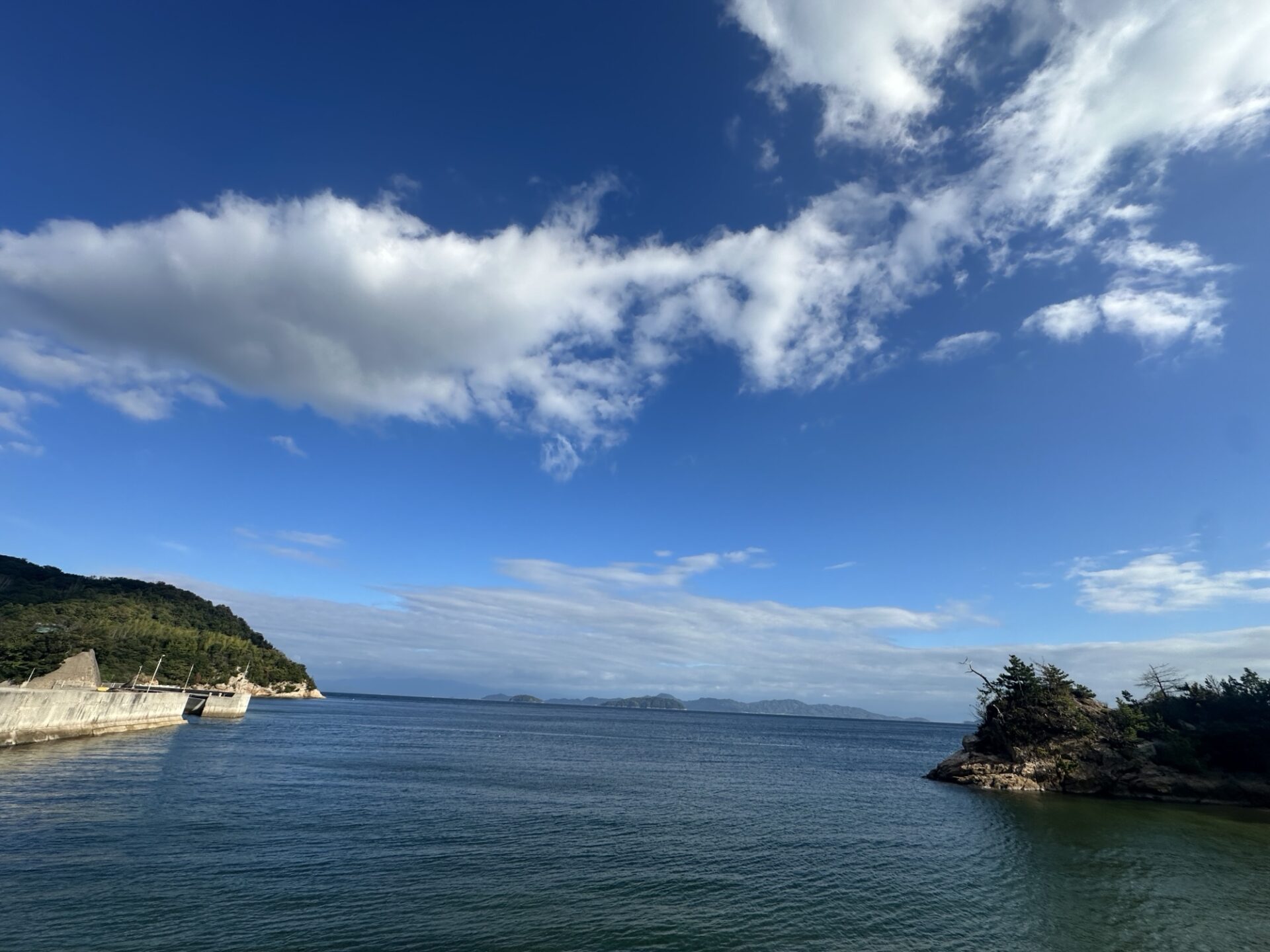 鹿島大橋周辺から眺めた瀬戸内海